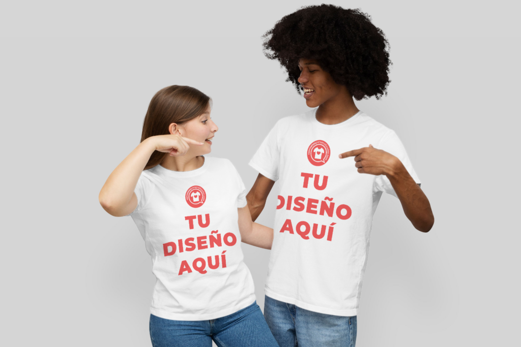 Camisetas personalizadas en Burgos - man-and-woman-pointing-t-shirt-mockup-1500x1000-1