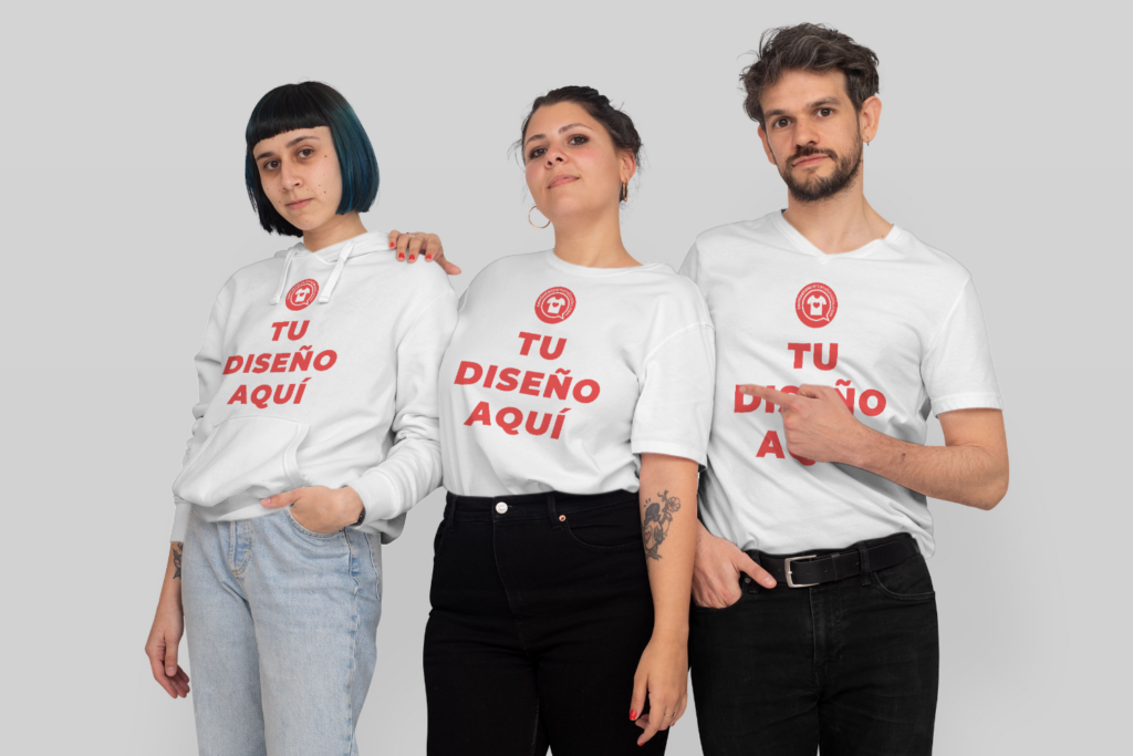 Camisetas personalizadas en Segovia - man-and-women-friends-t-shirt-mockup-1500x1000-1