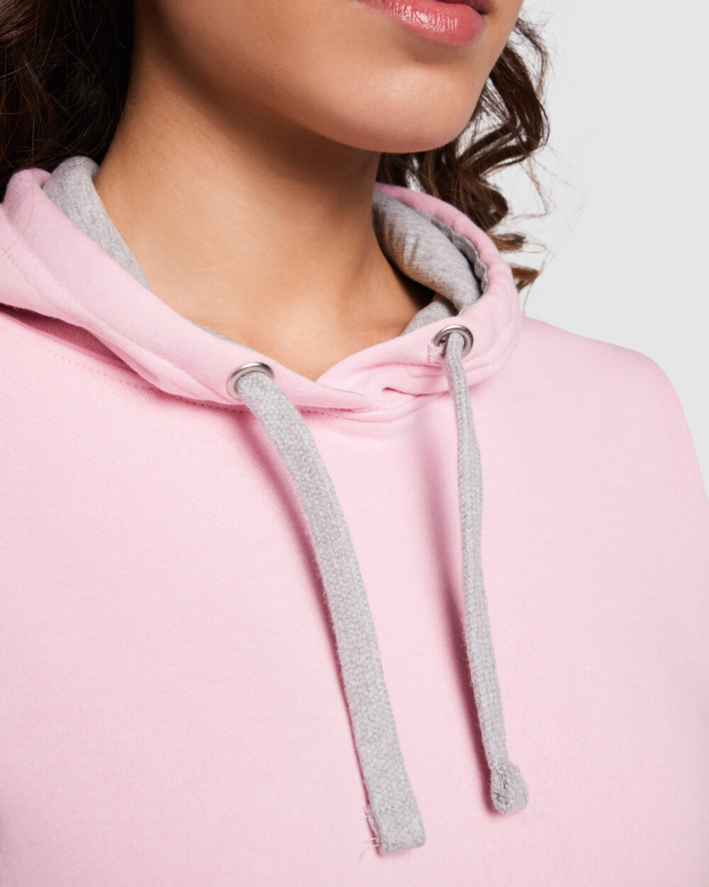 Sudadera entallada de corte femenino con capucha bicolor - 1068_4858_3_1