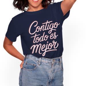 Camiseta Contigo todo es mejor - Camiseta azul con logo