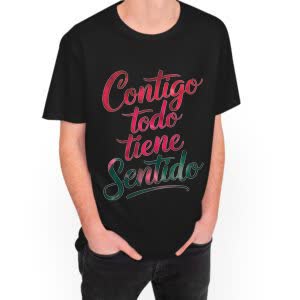 Camiseta Contigo todo tiene sentido - Camiseta negra con logo