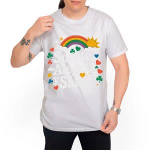 Camiseta Suerte Alegría Salud - Camiseta blanca con logo